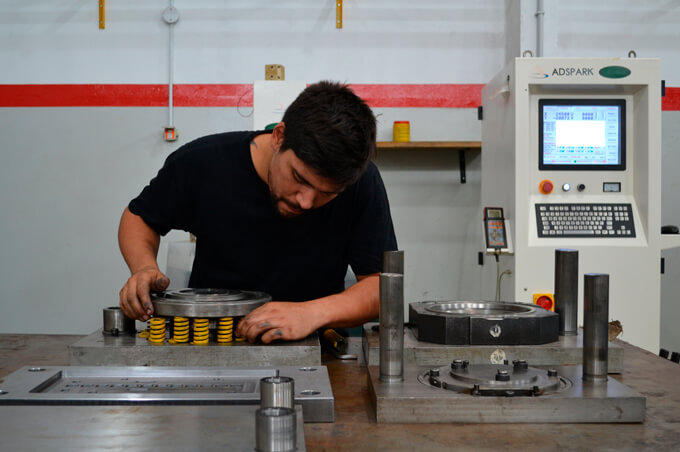 Instalaciones y trabajos de DMI Metalúrgica